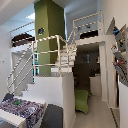 Apartment Sweet Or *