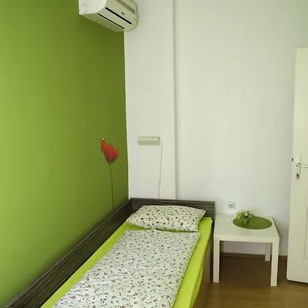 Apartment Sweet Or *